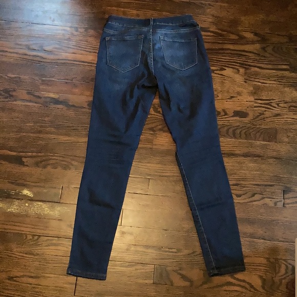 ✅Old Navy Rockstar mid rise jeans - Picture 2 of 4